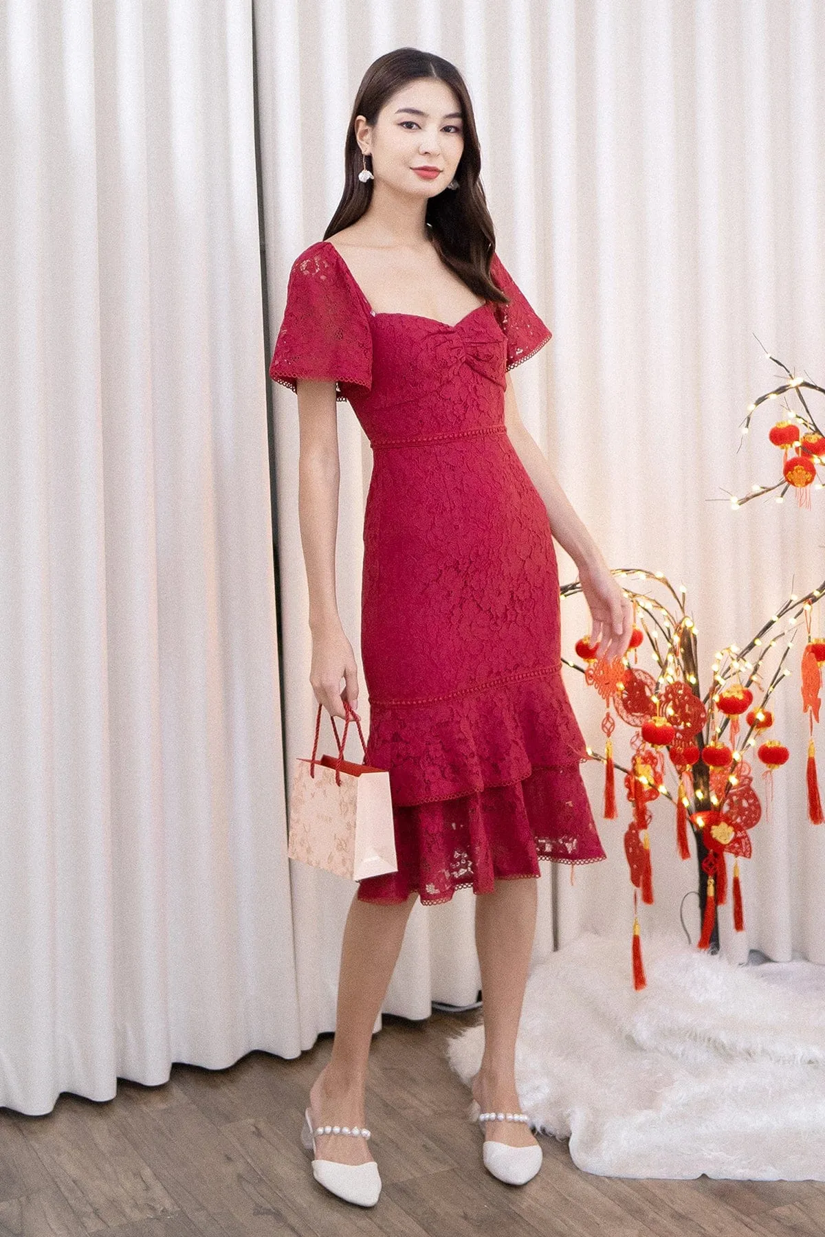 GEMMA LACE MERMAID DRESS IN SANGRIA ROSE