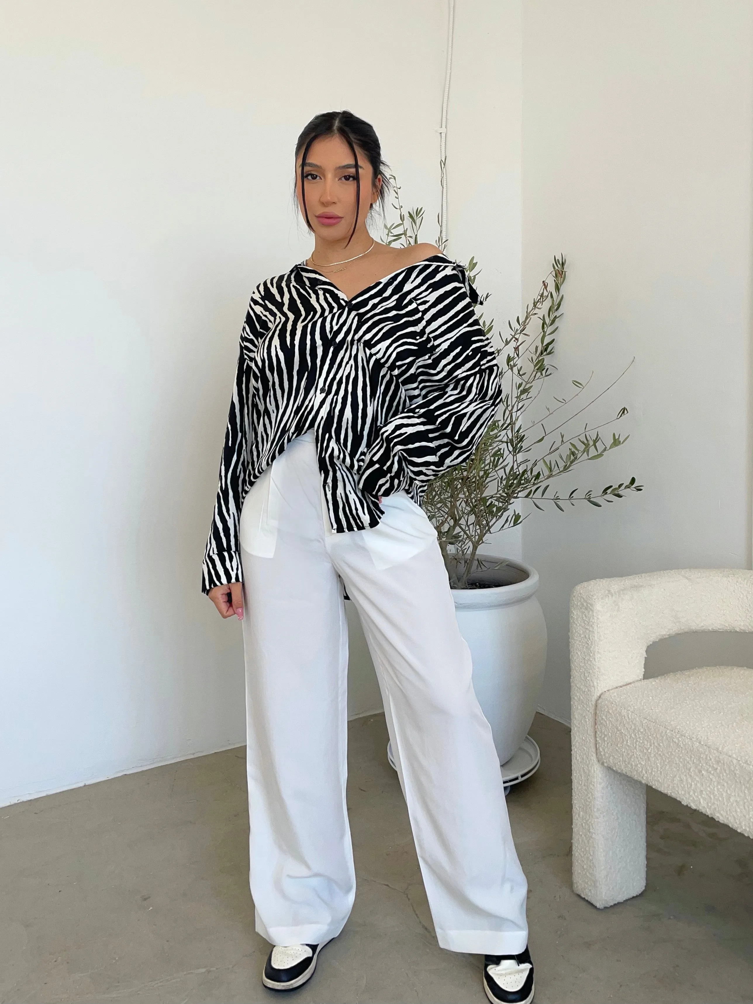 saskia oversized button up (BLACK/WHITE)